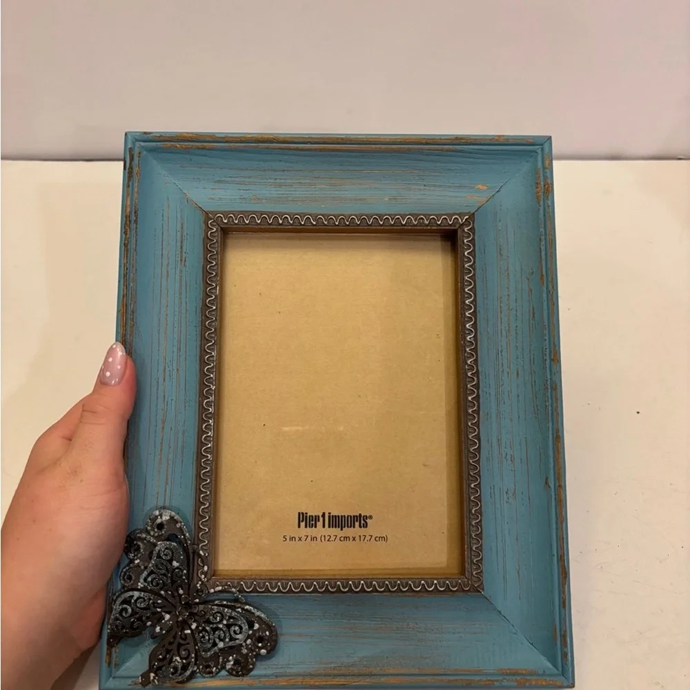 Pier 1 Imports Country Wood blue frame Metal butterbutterfl Holds 5 x 7